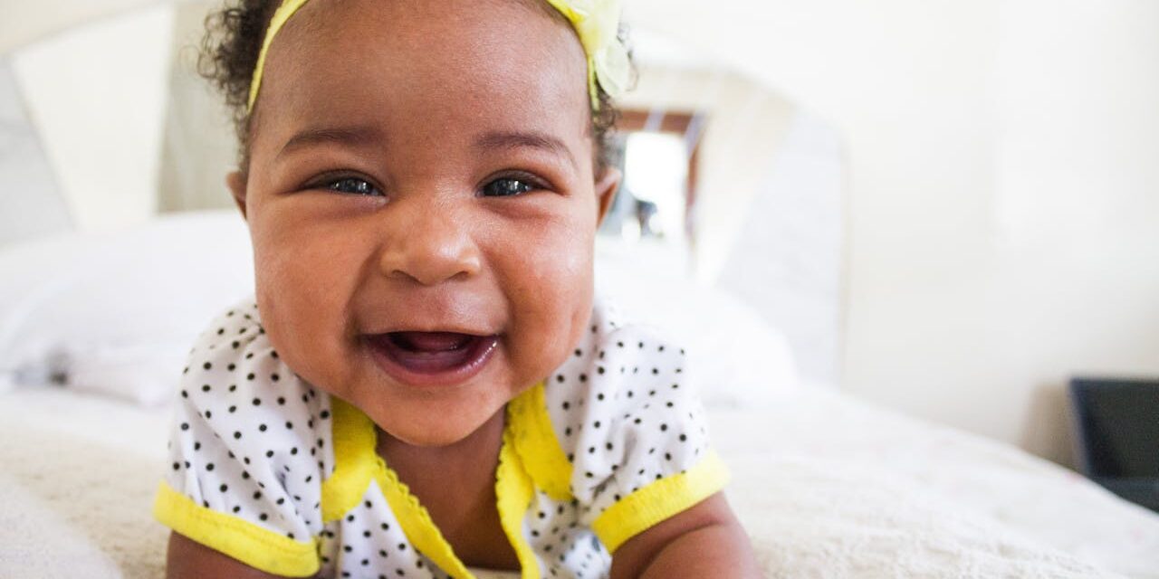 Album Bébé Mensuel : Transformez Vos Photos en Souvenirs Inoubliables avec Baby Journal