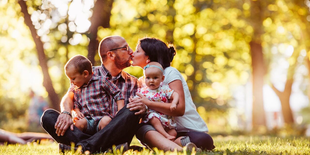 Journal Grossesse et Bébé : Commencez Dès la Grossesse avec Baby Journal Mensuel