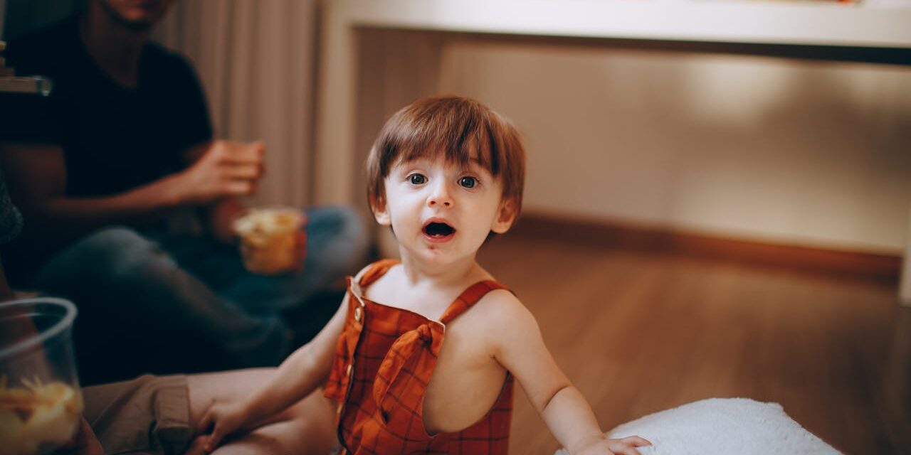 Ballonnement Bébé Manger : Aliments Légers + Timing Optimal
