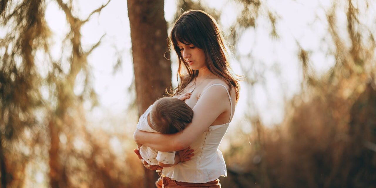 Bébé Transition Allaitement Solides : Timing Progression Équilibre