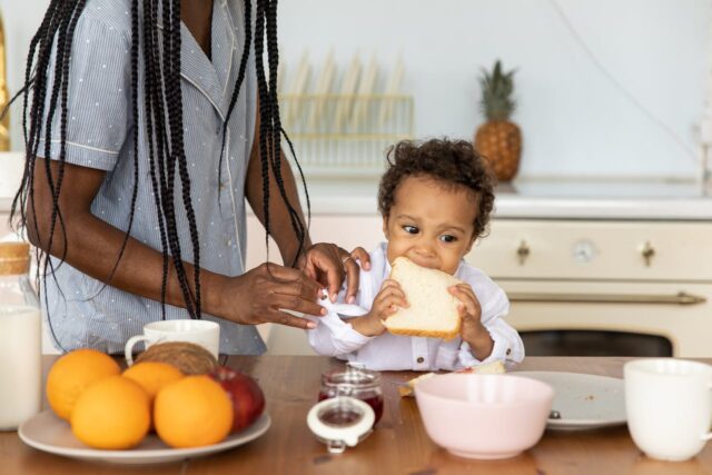 déjeuner bébé 12 mois-baby journal