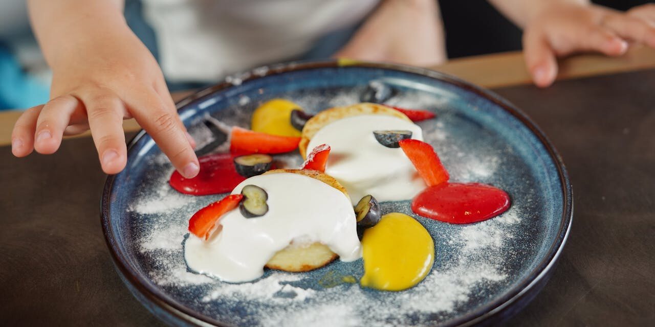 Repas Bébé Fait Maison vs Commercial : Comparaison + Avantages