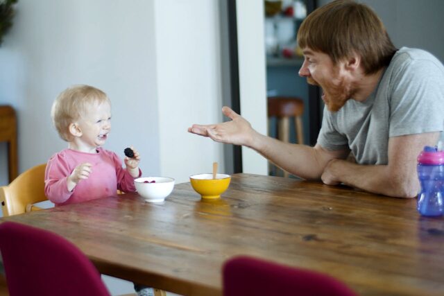 bébé 18 mois repas famille-baby journal