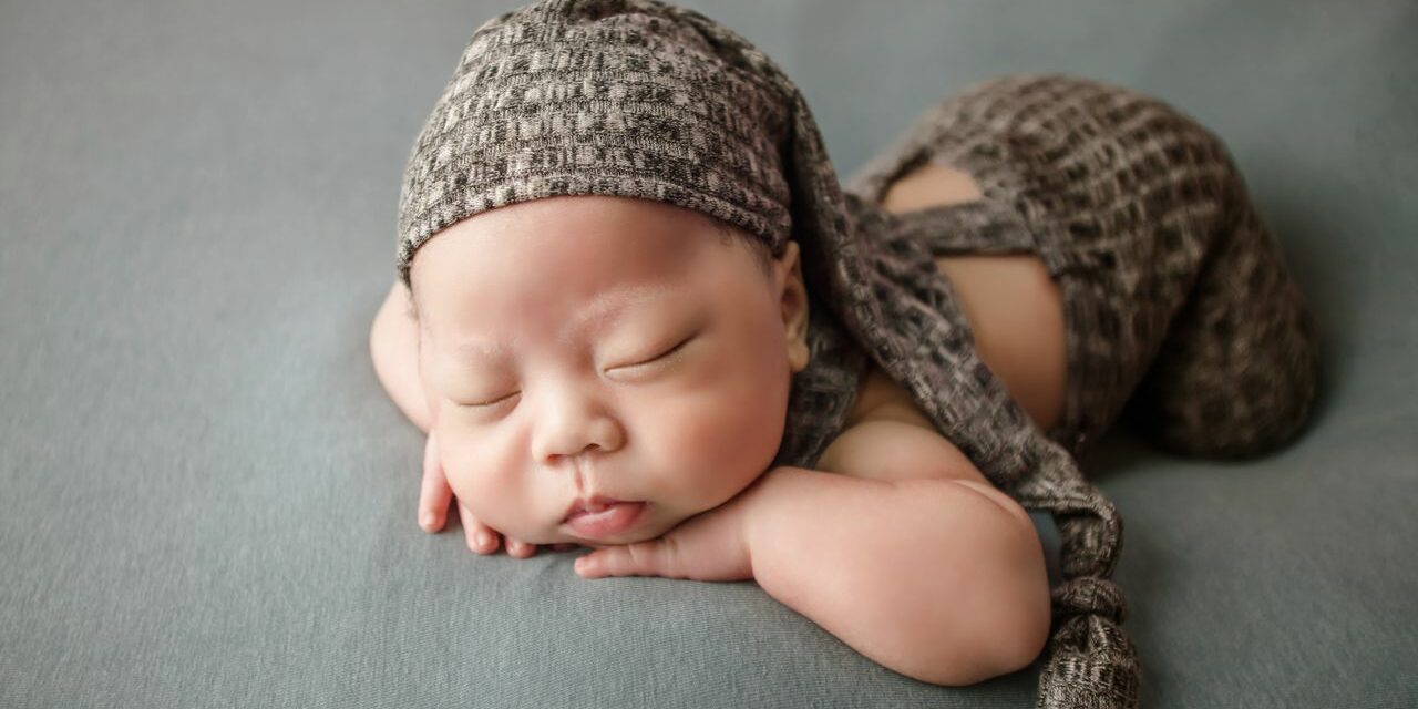 Bébé Dort sur le Ventre : Est-ce Dangereux ?