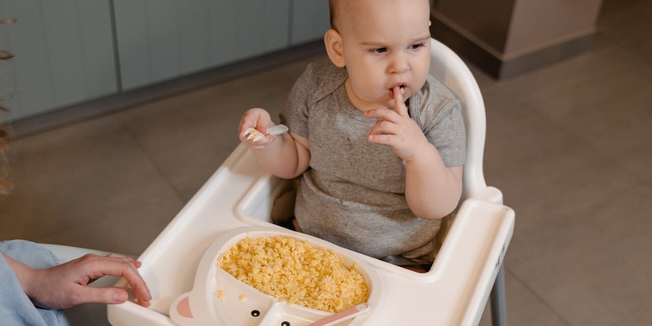 Bébé Refuse Manger : Sélectivité Néophobie + 10 Stratégies Douces Acceptation