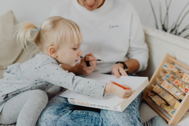 dessin enfant garder combien temps-baby journal