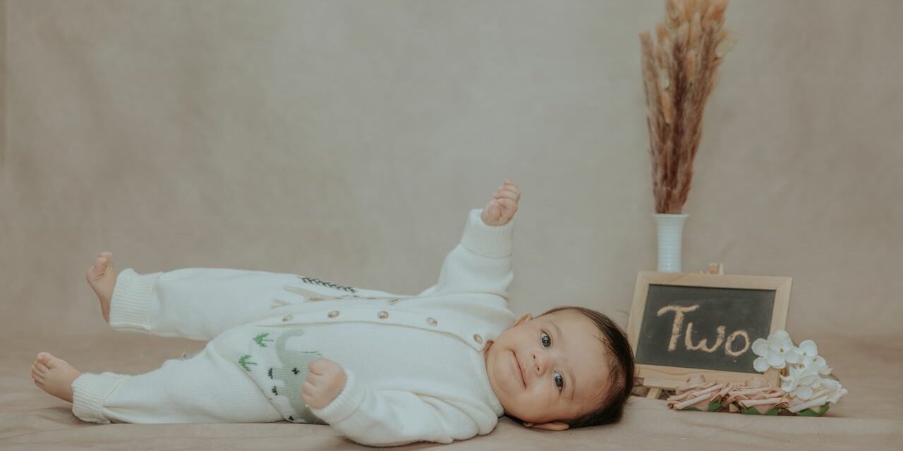 24 Idées de Photos Bébé Mois par Mois à Refaire Chez Soi