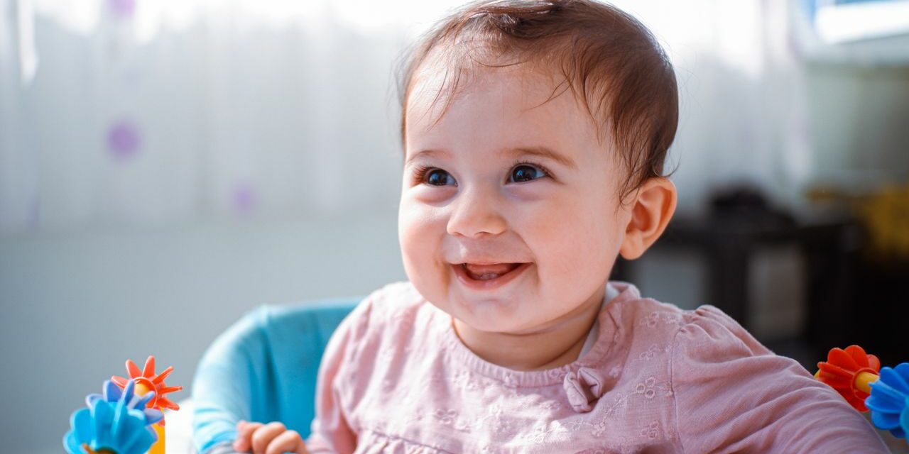 Poussée Dentaire Bébé : Symptômes et Solutions Naturelles