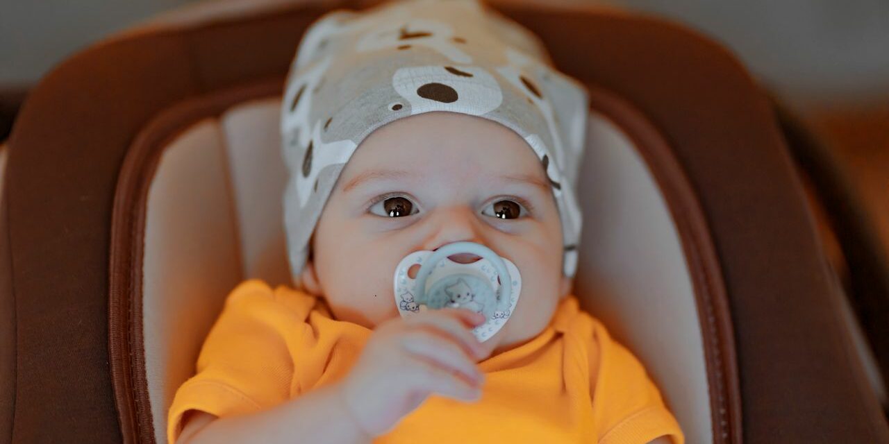 Reflux Bébé Repas : Positions Aliments + Digestion Douce + 8 Conseils