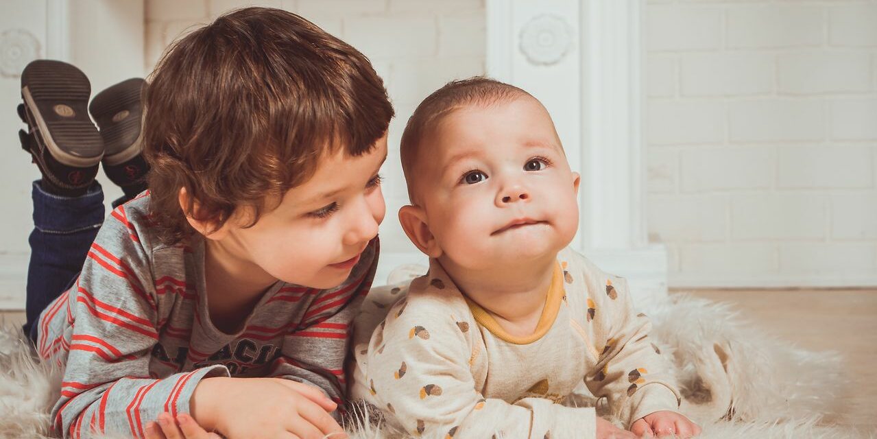 Préparer l’Arrivée de Bébé Quand il y a Déjà un Enfant