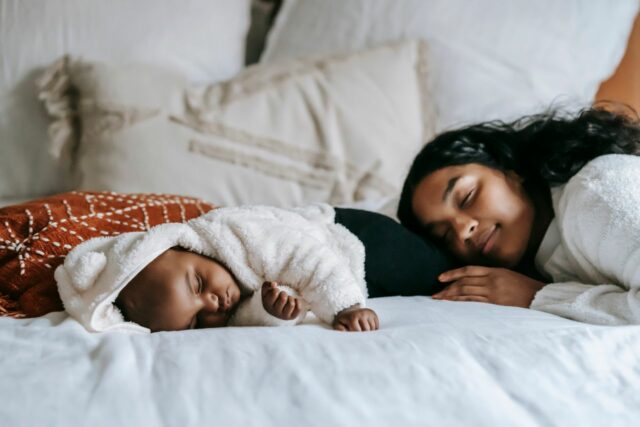 bébé né à l'étranger démarches-baby journal