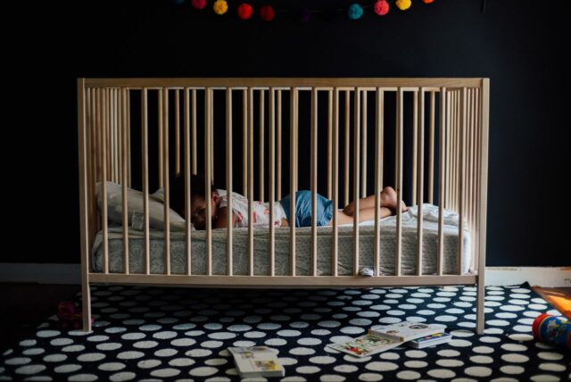 chambre bébé aménager sécurité-baby journal