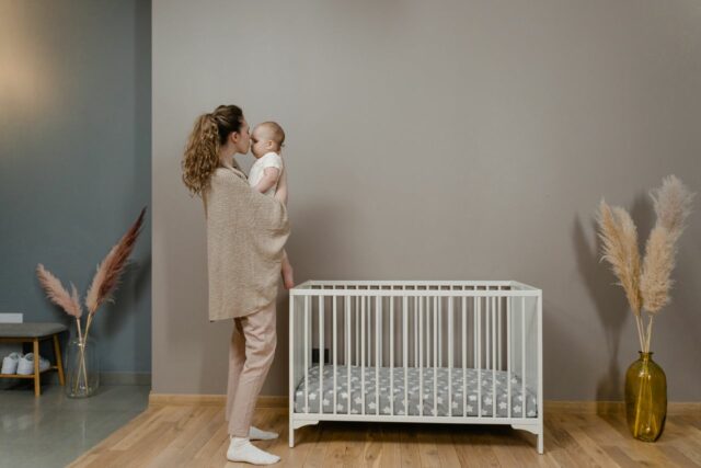 chambre bébé aménager sécurité-baby journal