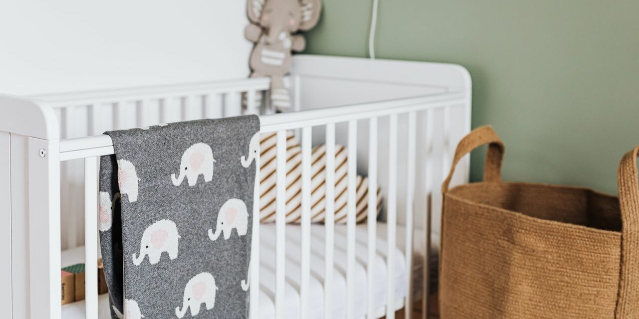 Aménager la Chambre de Bébé : Sécurité, Confort et Stimulation