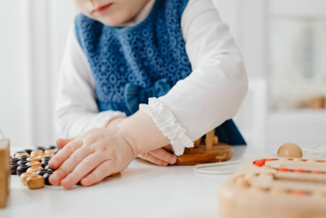 motricité fine bébé exercices-baby journal