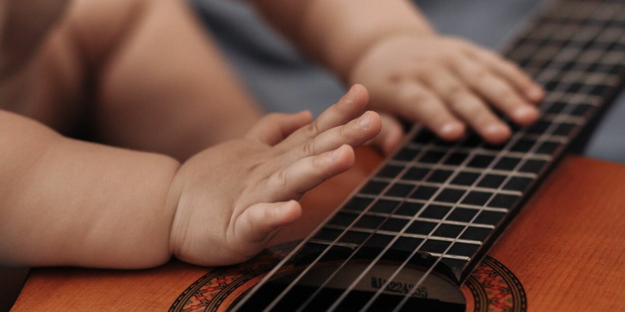 Musique et Bébé : L&rsquo;Impact sur l&rsquo;Éveil et les Souvenirs Sonores