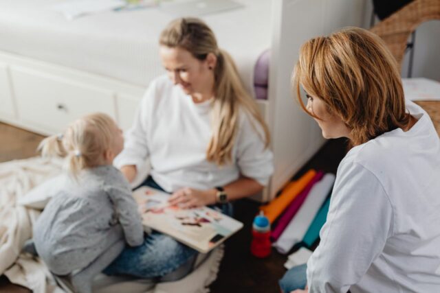 nounou ou crèche avantages-baby journal