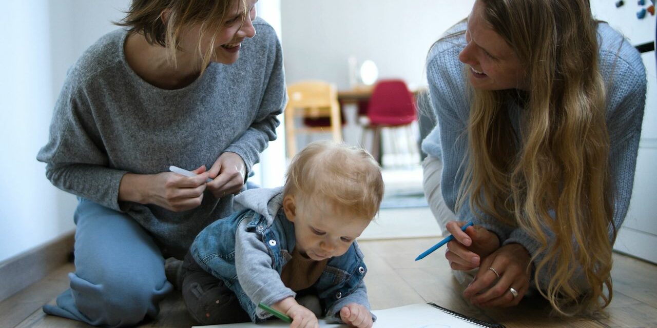Nounou ou Crèche : Avantages et Inconvénients pour Votre Famille