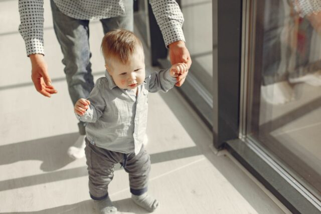 sécurité maison bébé qui marche-baby journal
