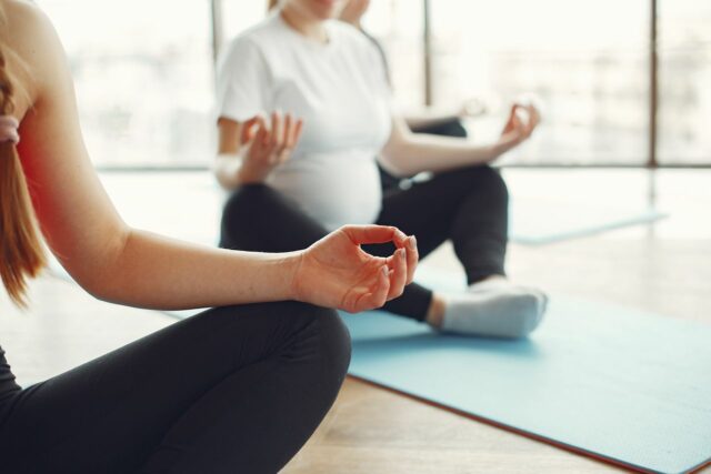 yoga postnatal maman-baby journal