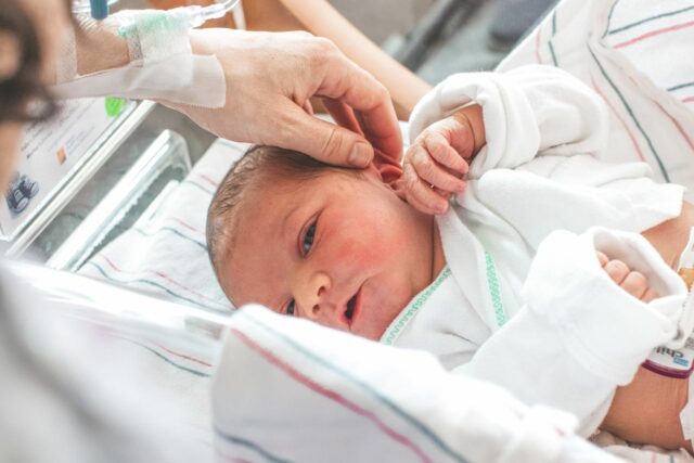 PMI consultation bébé-baby journal