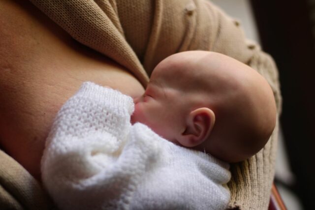 allaitement positions conseils-baby journal