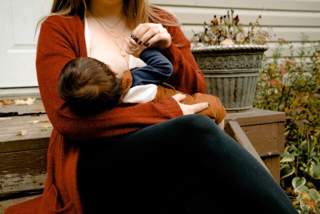 allaitement positions conseils-baby journal