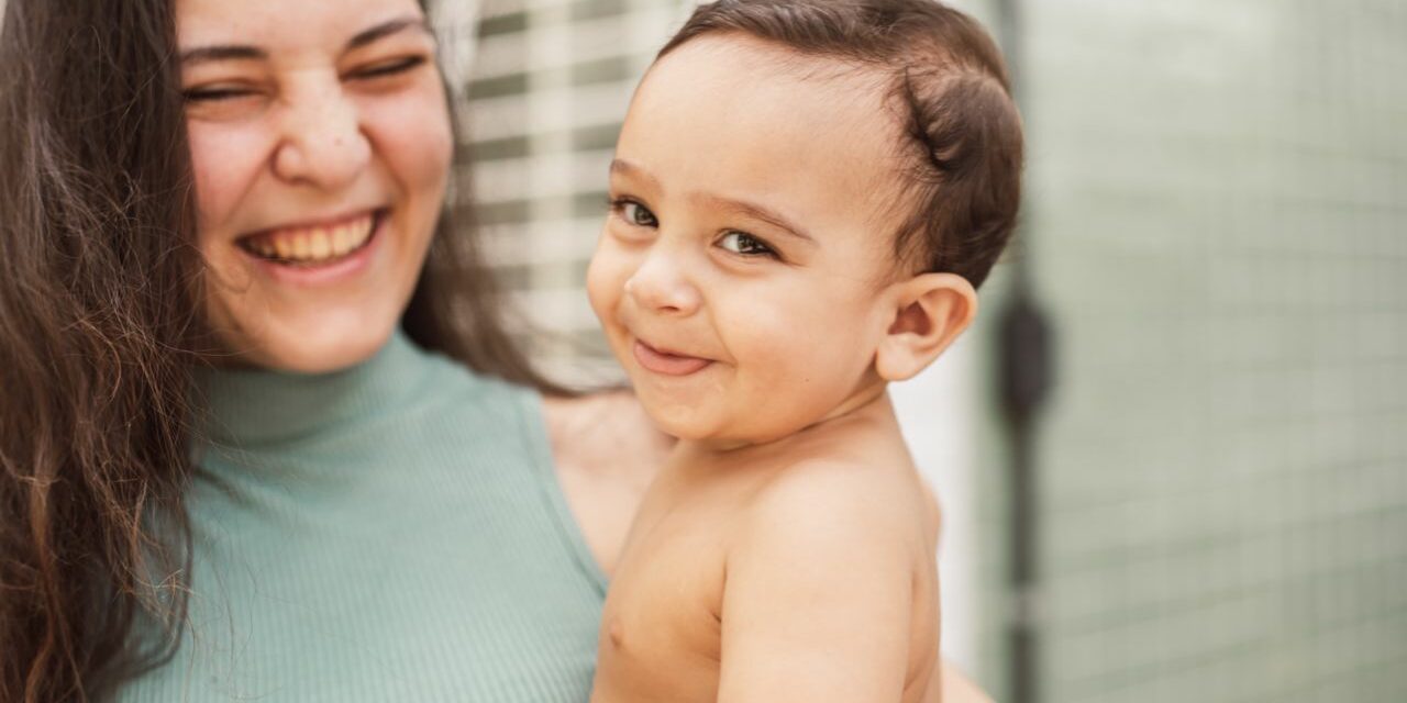 Développer l&rsquo;Intelligence Émotionnelle de Bébé dès le Plus Jeune Âge