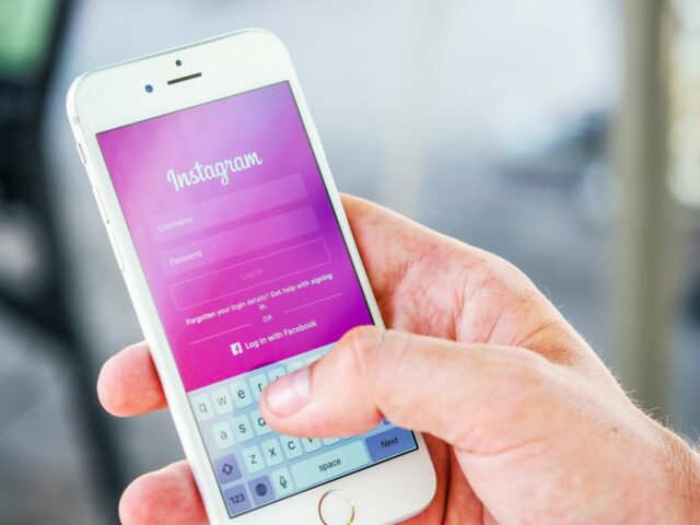 compte instagram privé bébé-baby journal.jpg