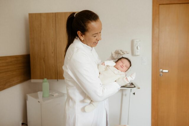dépistage néonatal examen-baby journal