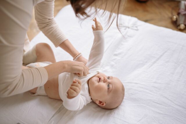 dépistage précoce autisme bébé-baby journal