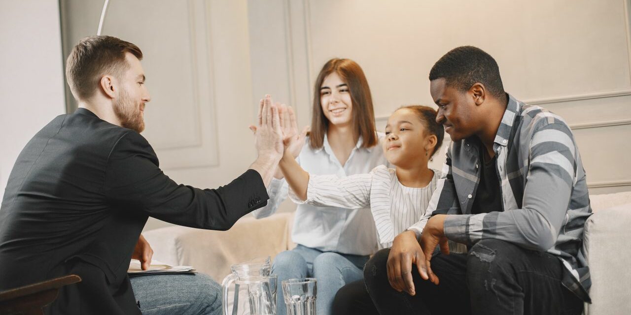 Groupes de Parole pour Parents : Pourquoi y Aller et Comment en Trouver