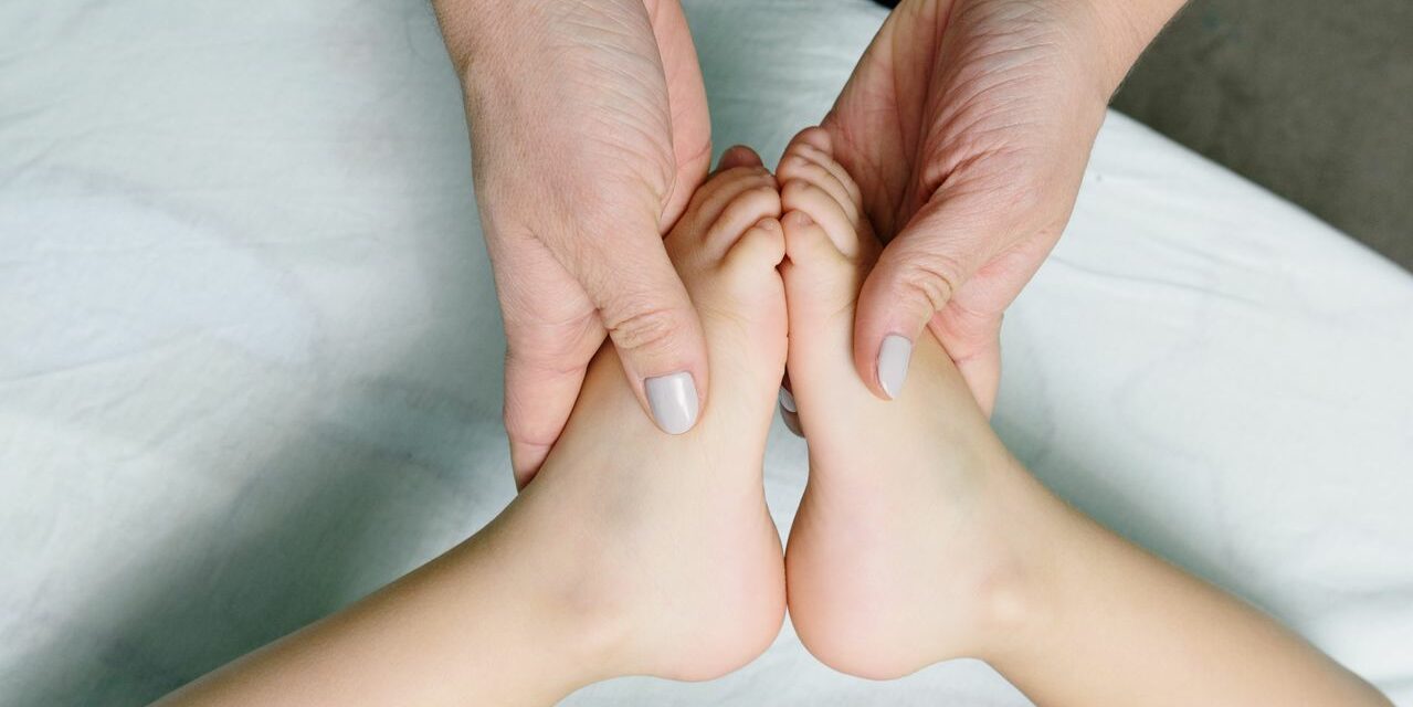 Moulage des Mains et Pieds de Bébé : Tout ce qu&rsquo;il Faut Savoir
