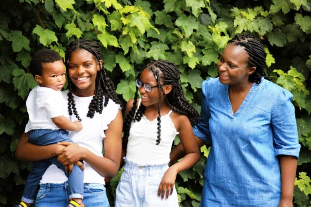 whatsapp groupe famille photos-baby journal
