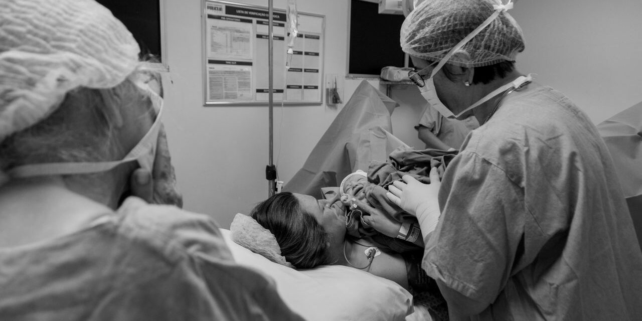 EMDR Après un Accouchement Difficile : Comment Traiter le Trauma