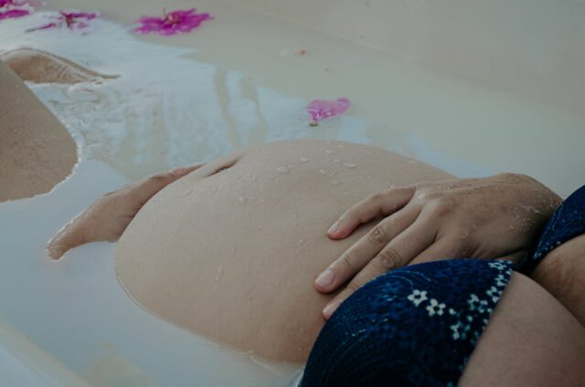 accouchement dans l'eau bienfaits-Baby journal