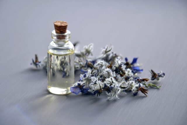 aromathérapie bébé huiles essentielles danger-Baby journal
