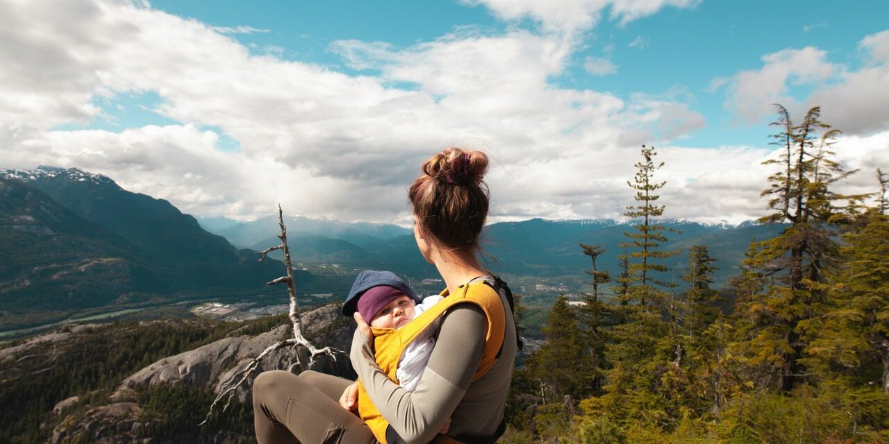 Bébé à la Montagne : Altitude, Froid et Activités Adaptées