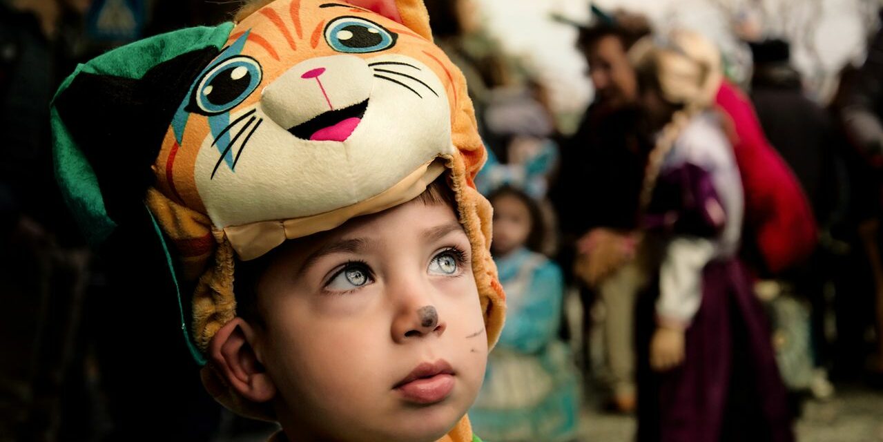 Carnaval avec Bébé : Idées de Déguisements et Premier Mardi Gras