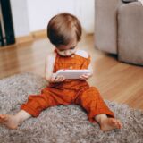 contenu éducatif écran bébé-Baby journal