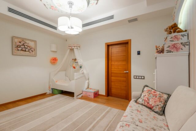 déco chambre bébé tendance 2026-baby journal