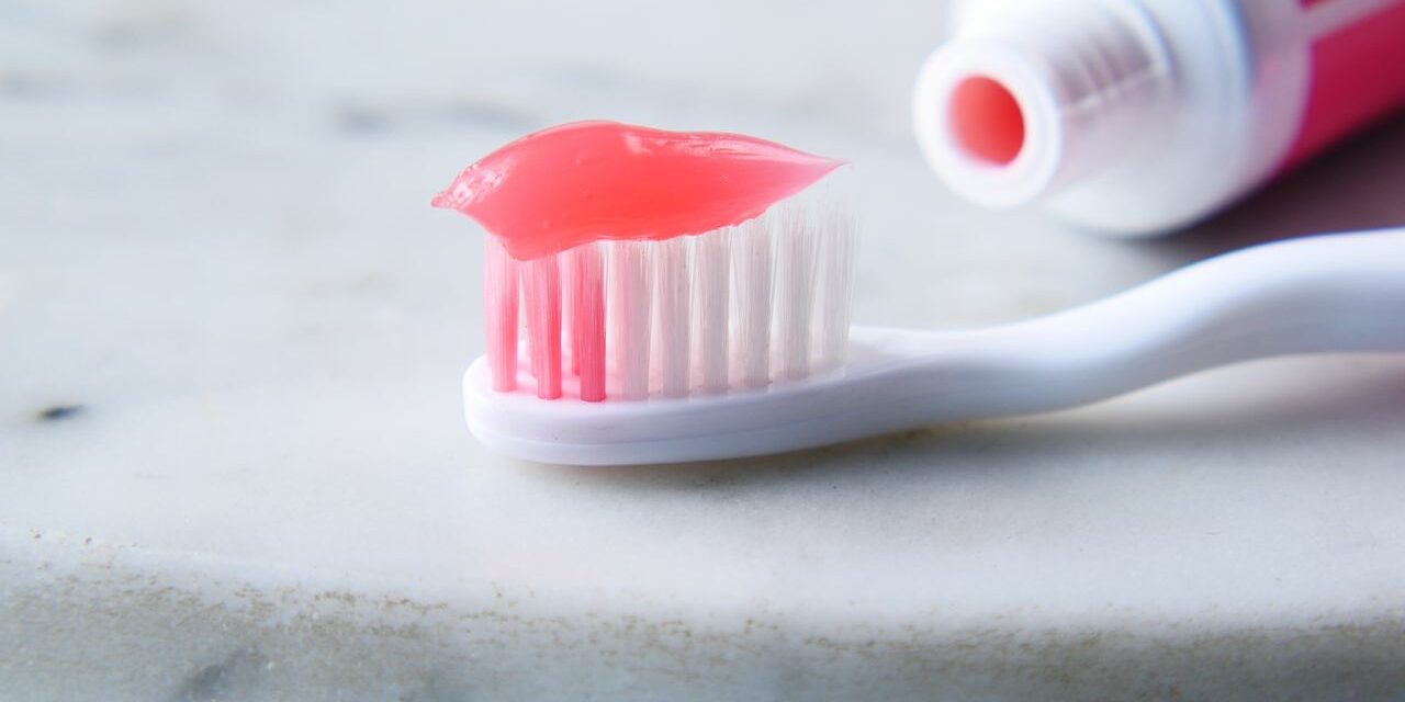 Dentifrice Fluoré pour Bébé : Quelle Quantité et Dès Quel Âge