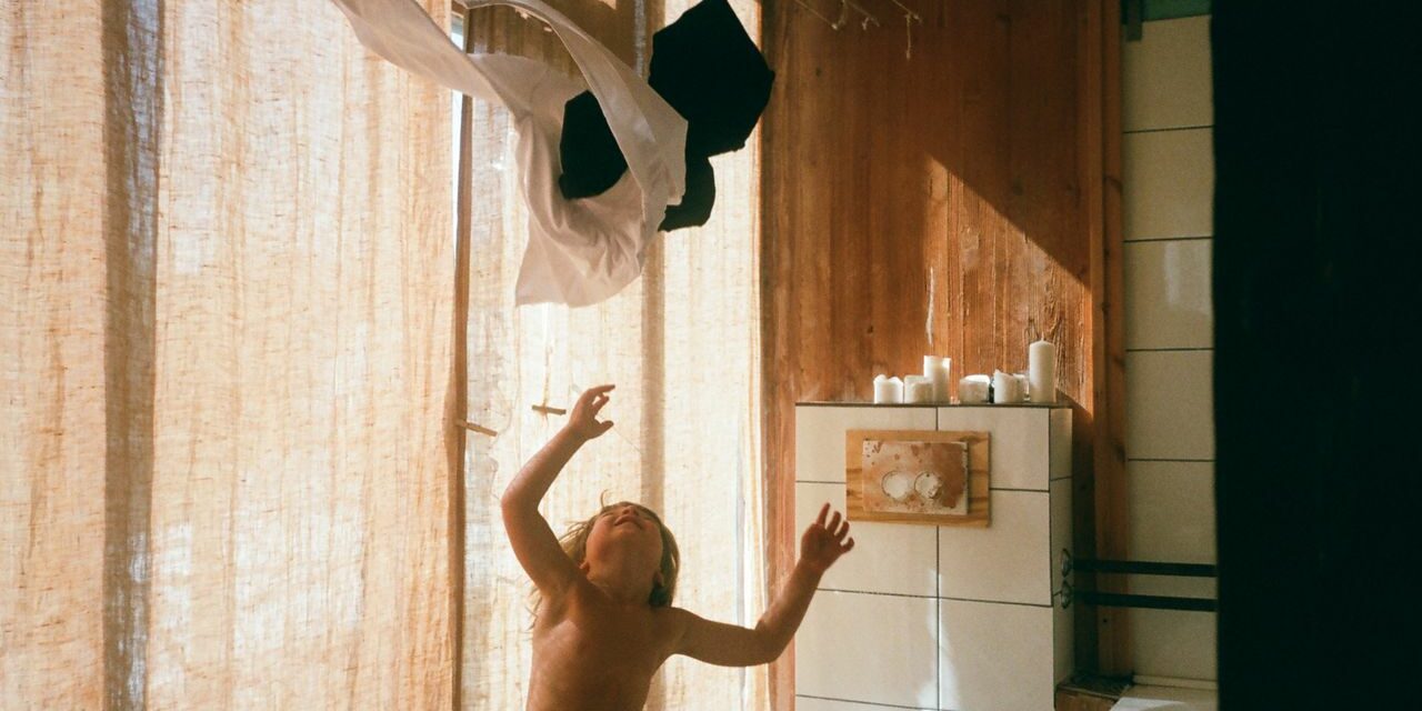 Pot ou Réducteur de Toilette : Que Choisir pour l&rsquo;Apprentissage de la Propreté