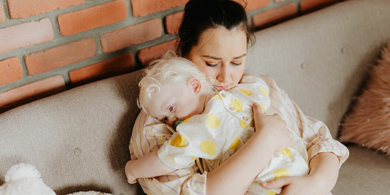 Syndrome du Bébé Secoué : Comprendre le Risque et Prévenir les Moments de Crise