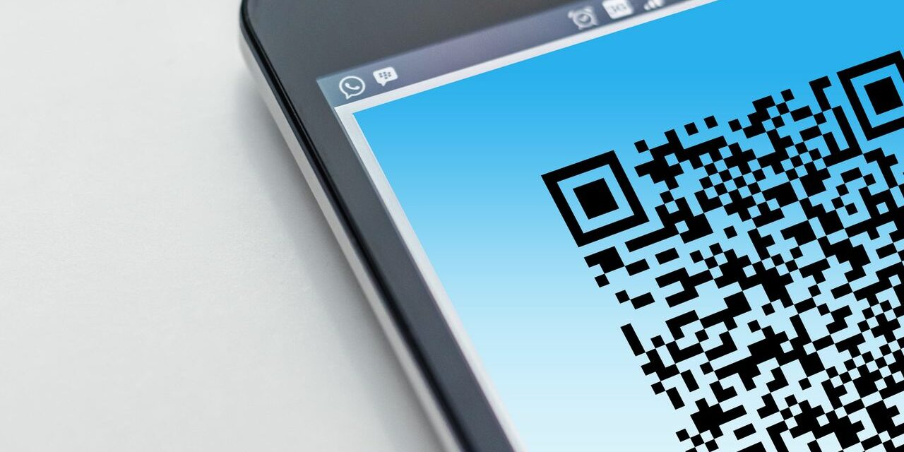 Intégrer un QR Code dans l&rsquo;Album de Bébé : Lier le Papier au Numérique