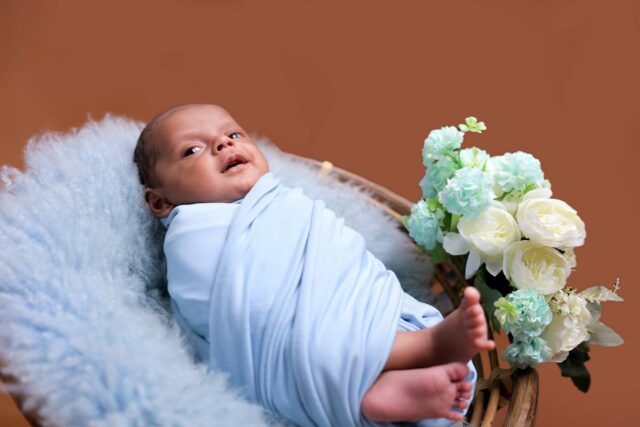 bébé métis cheveux soins-Baby journal