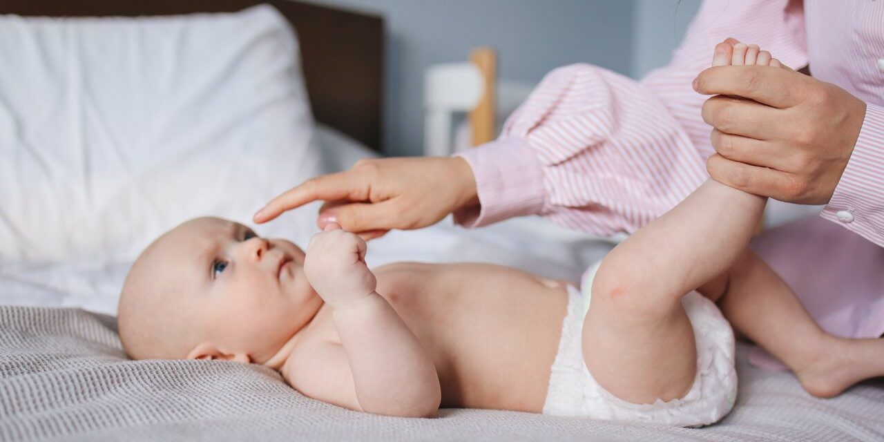 Kinésithérapie Respiratoire pour Nourrisson : À Quoi S&rsquo;Attendre et Comment Préparer Bébé