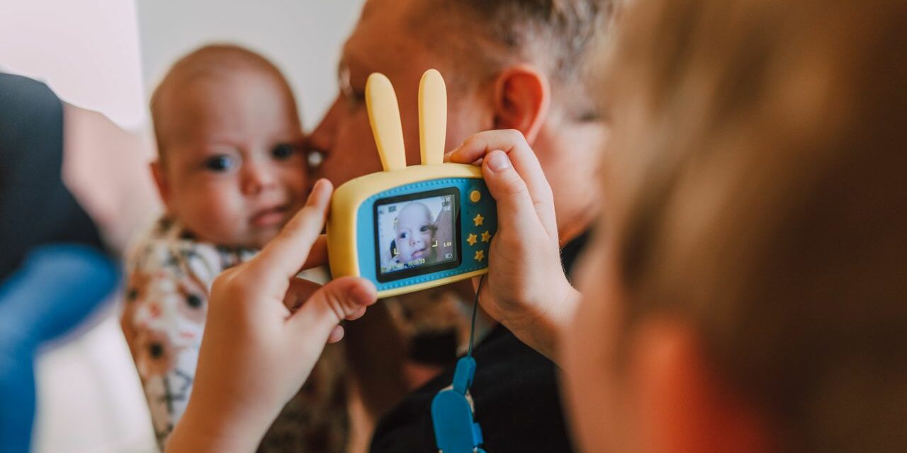 Créer un Montage Vidéo Souvenir de Bébé : Les Meilleures Apps Simples