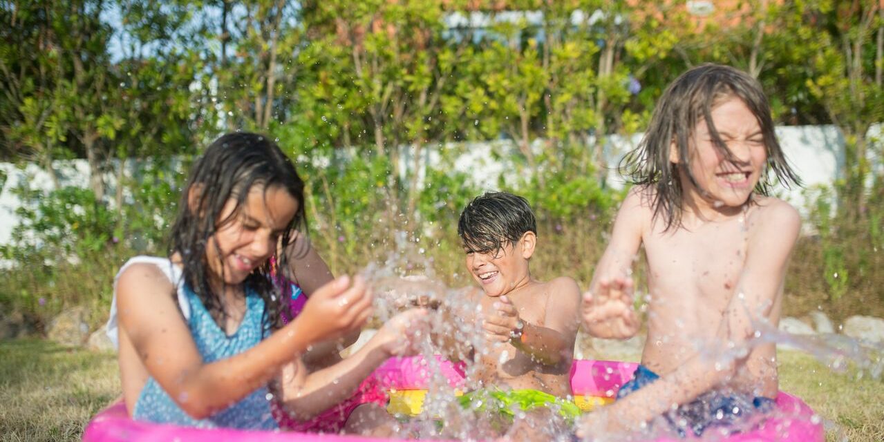 Piscine Gonflable dans le Jardin avec Bébé : Règles de Sécurité Absolues