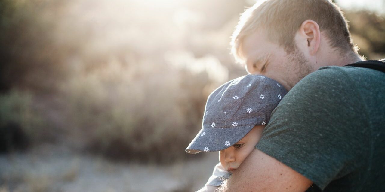 Père et Fils : Transmettre une Masculinité Saine dès les Premiers Mois
